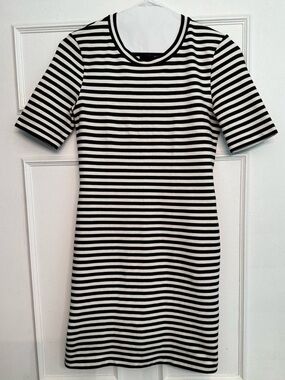 Sunday Best Aritzia Miller Striped Black White Exposed Zippered Dress size 10